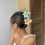 Bigwill 4PCS Matte Hawaiian Flower Hair Clips – Strong Hold Claws - Image 3